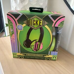 ⭐️ NEW Wicked Wireless Headphones  Green Pink Headphones
